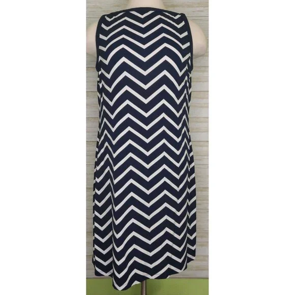 Lauren Ralph Lauren Sleeveless Dress Navy & White Chevron Print Size 8 - Picture 1 of 8